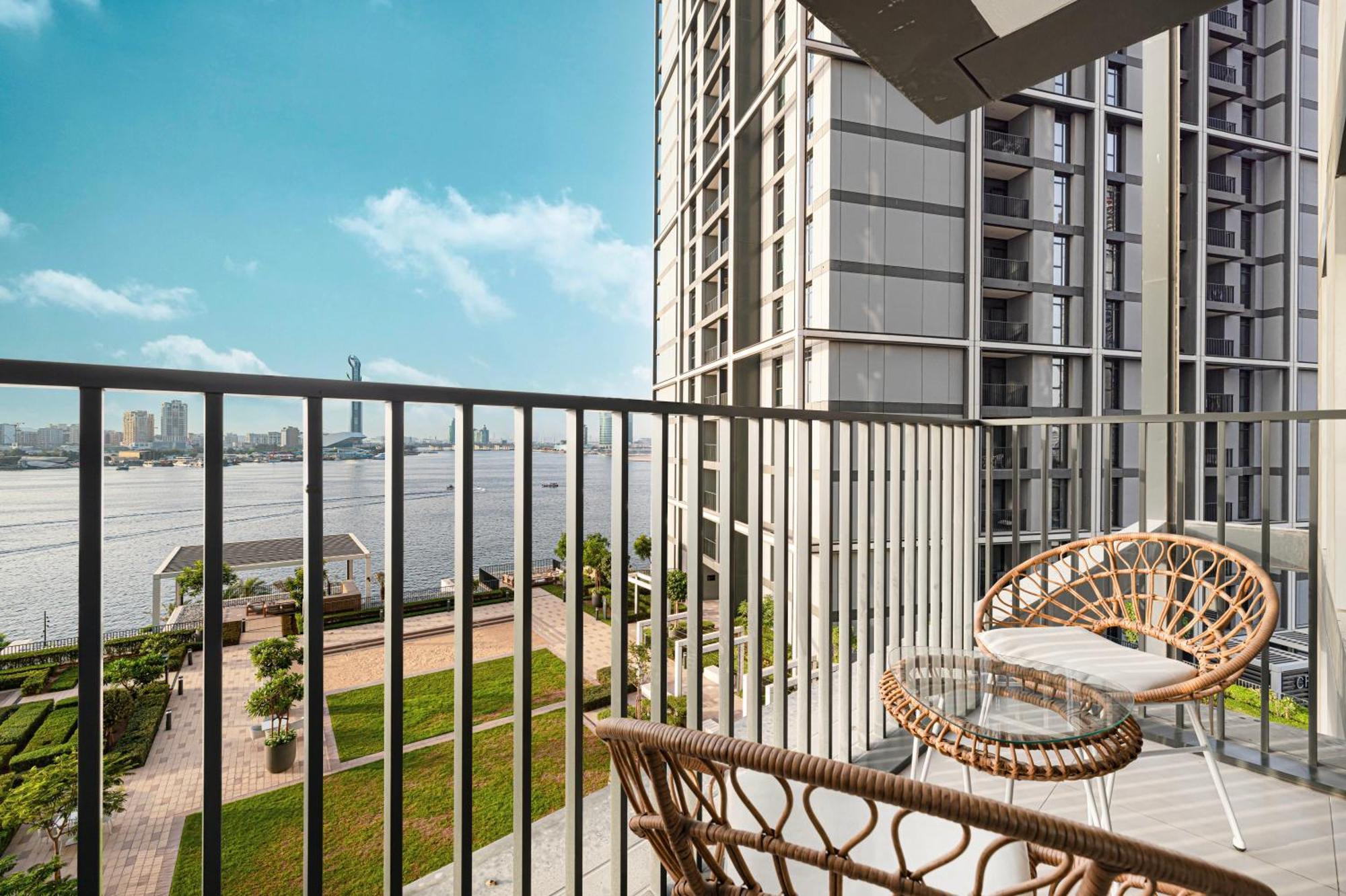 Bright 2br With Pool & Creek Views * Dubai