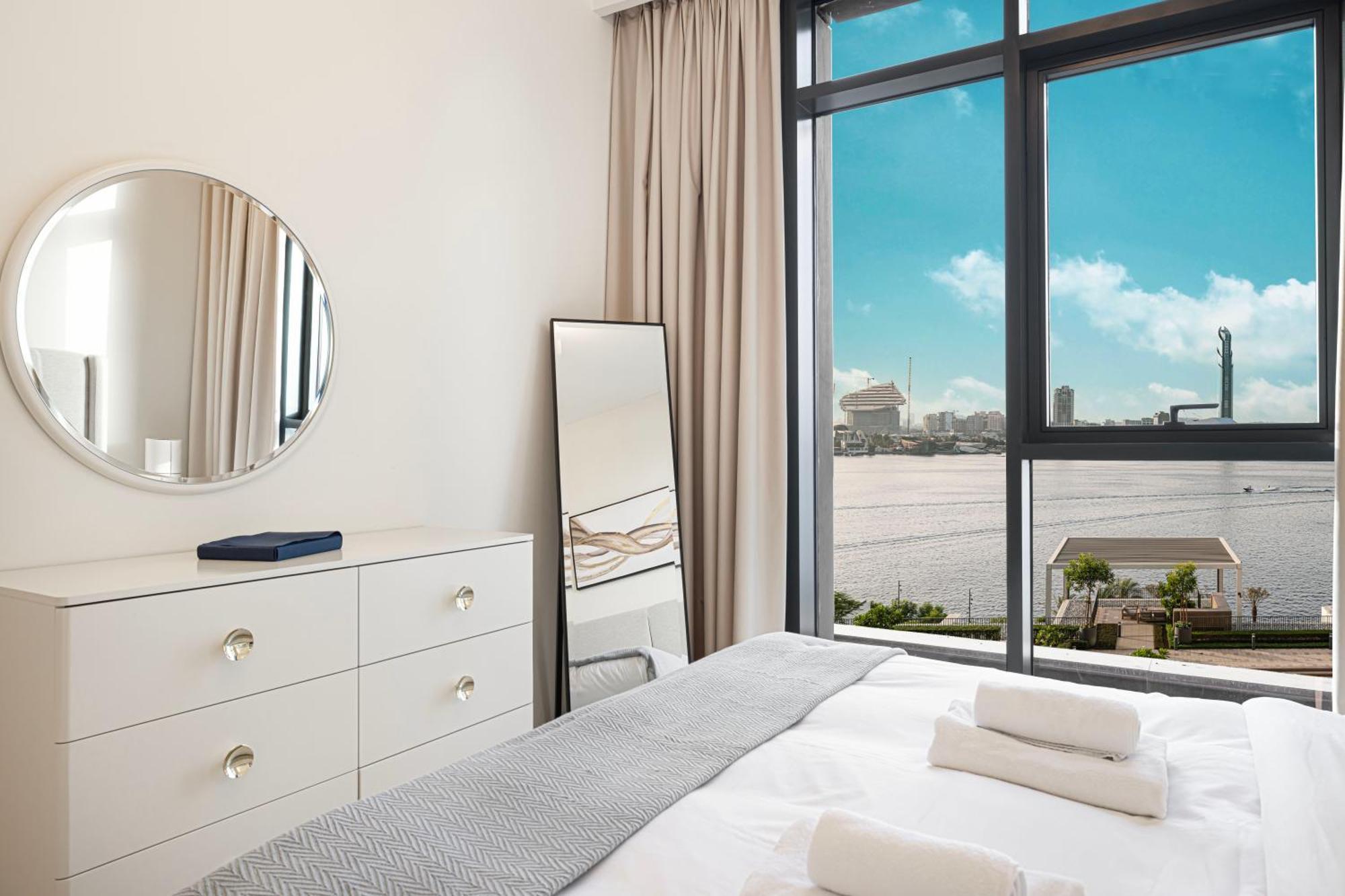 Bright 2br With Pool & Creek Views Apartment Dubai