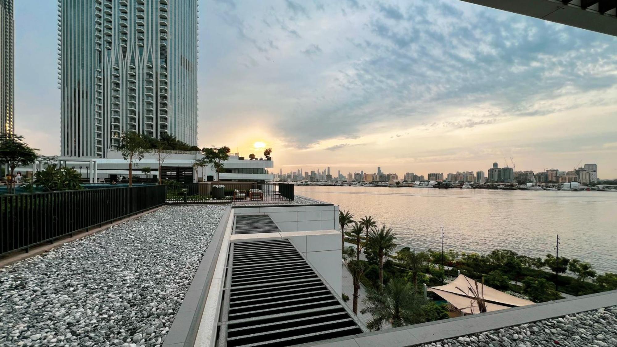 Apartment Bright 2br With Pool & Creek Views Dubai