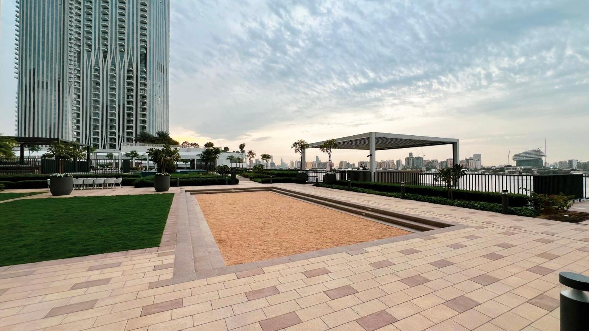 Bright 2br With Pool & Creek Views Dubai