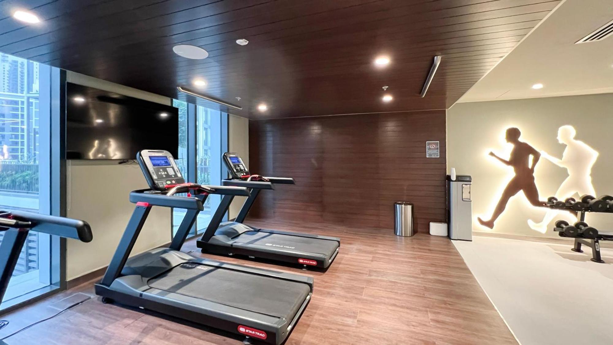Bright 2br With Pool & Creek Views Apartment Dubai